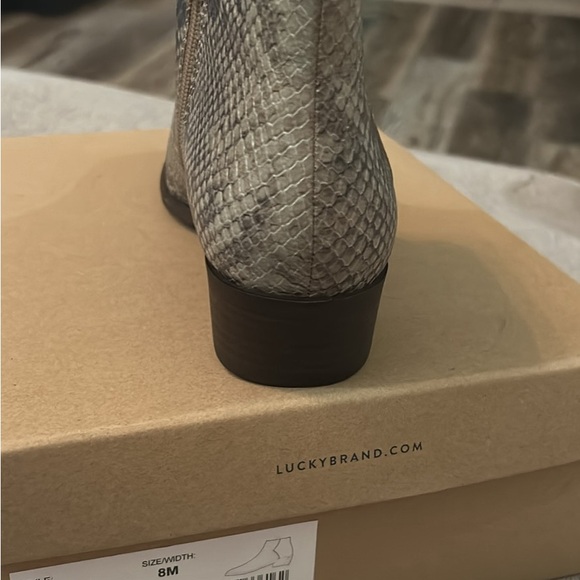 NIB women’s lucky brand eight - Picture 3 of 5